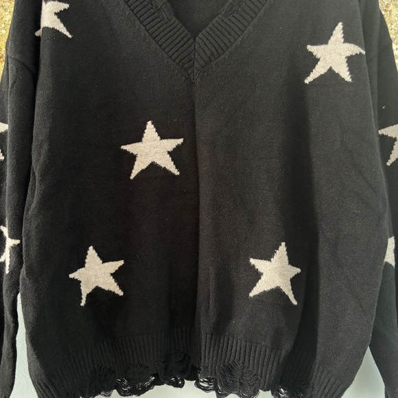 Buffalo Star Print Distressed V-Neck Sweater (NWT) - Picture 6 of 14